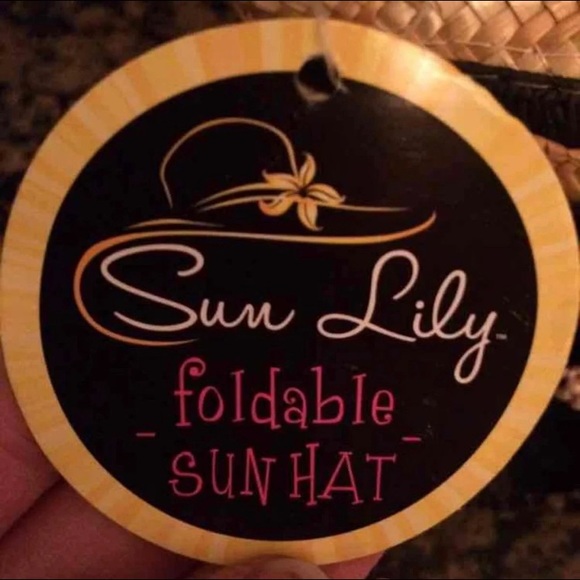 Sun Lily Foldable Black Hat in a Tan & Black Straw Flower Clutch Purse NWT - Picture 3 of 5